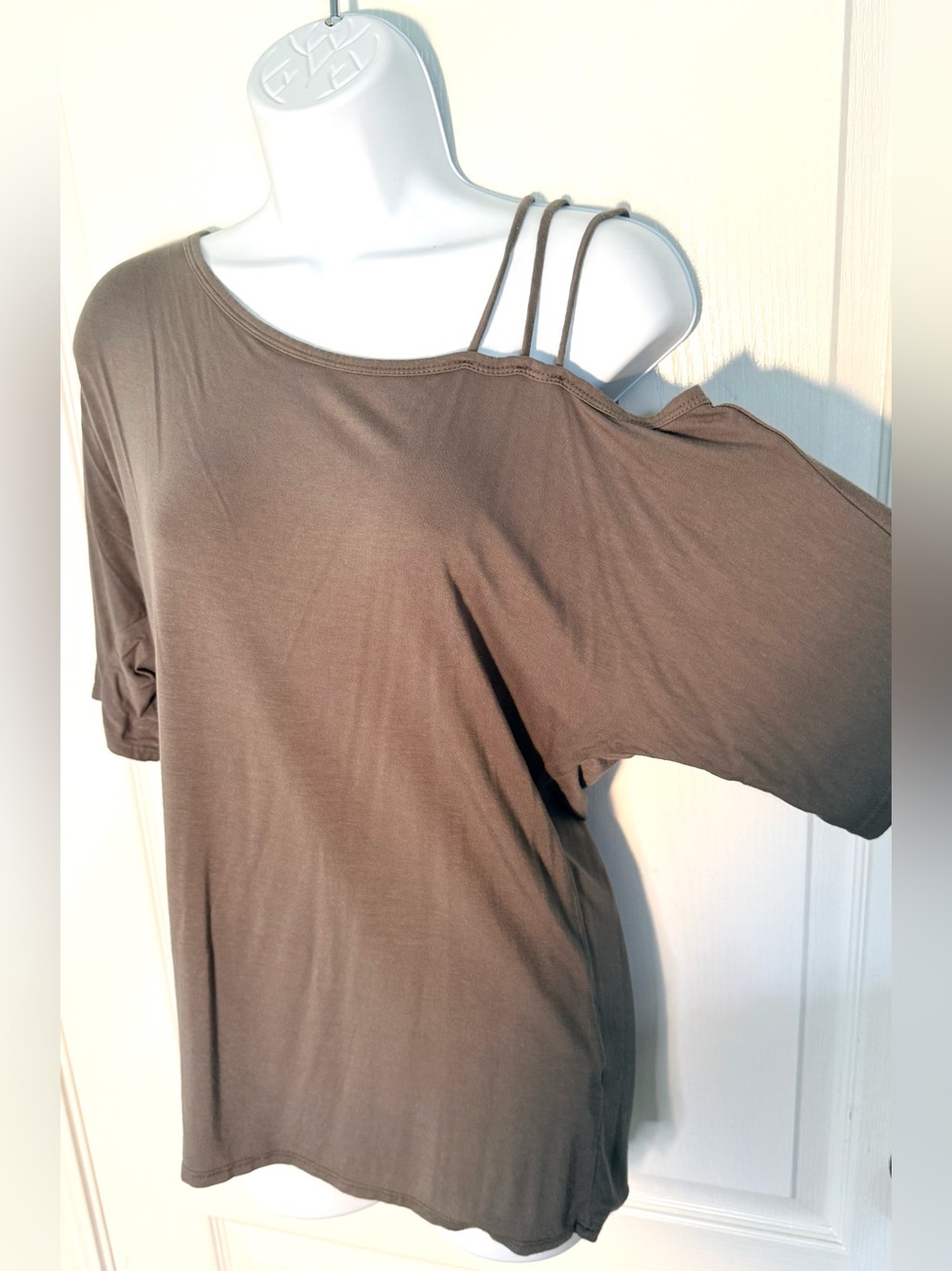 Magic Fit hunter green Off-Shoulder Top with triple Straps size small
